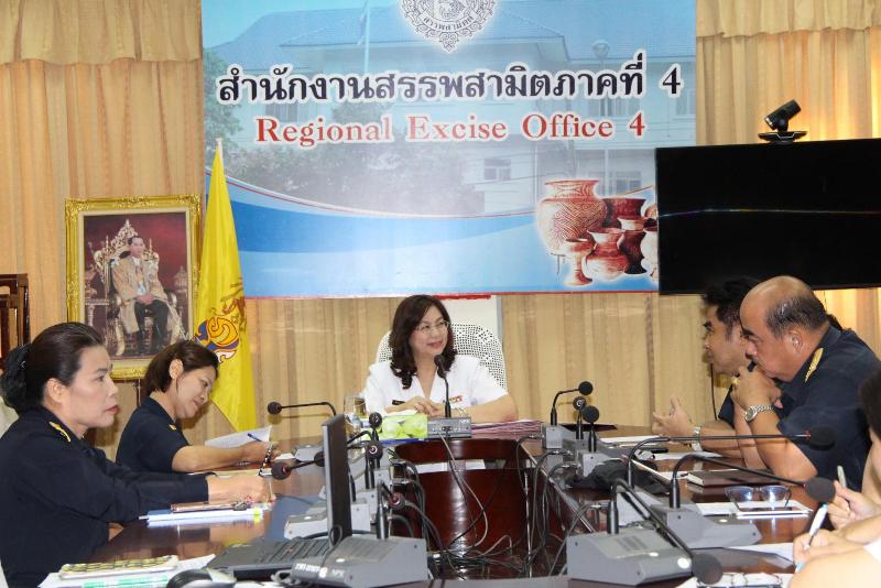 ภาพถ่าย ใช้ปุ่มลูกศร ซ้าย หรือ ขวา เลื่อนภาพถ่าย หรือปุ่มสามเหลี่ยมฉายภาพอัตโนมัติ  ถ้าต้องการบันทึกภาพ ใช้เมาส์คลิกขวาเลือกหัวข้อ  เป็นรูปภาพเป็น.. หรือ save as.. แสดงเต็มจอภาพ กุดปุ่ม F11 