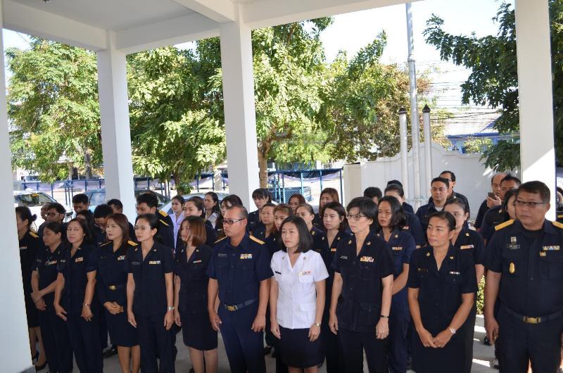 ภาพถ่าย ใช้ปุ่มลูกศร ซ้าย หรือ ขวา เลื่อนภาพถ่าย หรือปุ่มสามเหลี่ยมฉายภาพอัตโนมัติ  ถ้าต้องการบันทึกภาพ ใช้เมาส์คลิกขวาเลือกหัวข้อ  เป็นรูปภาพเป็น.. หรือ save as.. แสดงเต็มจอภาพ กุดปุ่ม F11 