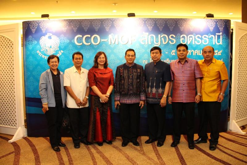 ภาพถ่าย ใช้ปุ่มลูกศร ซ้าย หรือ ขวา เลื่อนภาพถ่าย หรือปุ่มสามเหลี่ยมฉายภาพอัตโนมัติ  ถ้าต้องการบันทึกภาพ ใช้เมาส์คลิกขวาเลือกหัวข้อ  เป็นรูปภาพเป็น.. หรือ save as.. แสดงเต็มจอภาพ กุดปุ่ม F11 