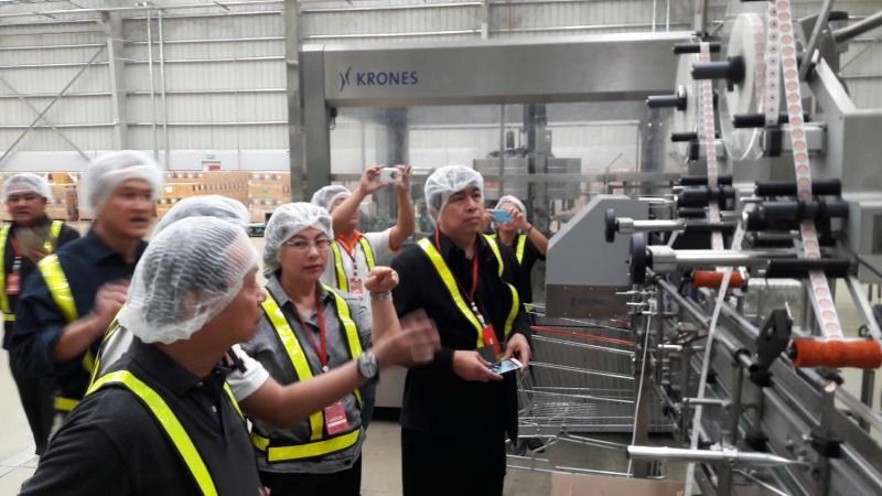 ภาพถ่าย ใช้ปุ่มลูกศร ซ้าย หรือ ขวา เลื่อนภาพถ่าย หรือปุ่มสามเหลี่ยมฉายภาพอัตโนมัติ  ถ้าต้องการบันทึกภาพ ใช้เมาส์คลิกขวาเลือกหัวข้อ  เป็นรูปภาพเป็น.. หรือ save as.. แสดงเต็มจอภาพ กุดปุ่ม F11 