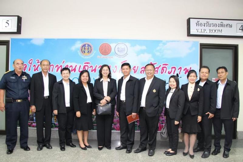 ภาพถ่าย ใช้ปุ่มลูกศร ซ้าย หรือ ขวา เลื่อนภาพถ่าย หรือปุ่มสามเหลี่ยมฉายภาพอัตโนมัติ  ถ้าต้องการบันทึกภาพ ใช้เมาส์คลิกขวาเลือกหัวข้อ  เป็นรูปภาพเป็น.. หรือ save as.. แสดงเต็มจอภาพ กุดปุ่ม F11 