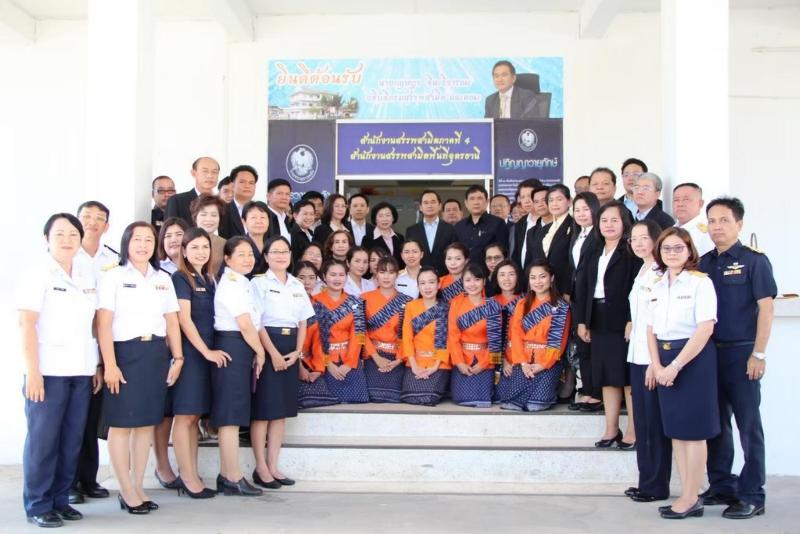 ภาพถ่าย ใช้ปุ่มลูกศร ซ้าย หรือ ขวา เลื่อนภาพถ่าย หรือปุ่มสามเหลี่ยมฉายภาพอัตโนมัติ  ถ้าต้องการบันทึกภาพ ใช้เมาส์คลิกขวาเลือกหัวข้อ  เป็นรูปภาพเป็น.. หรือ save as.. แสดงเต็มจอภาพ กุดปุ่ม F11 