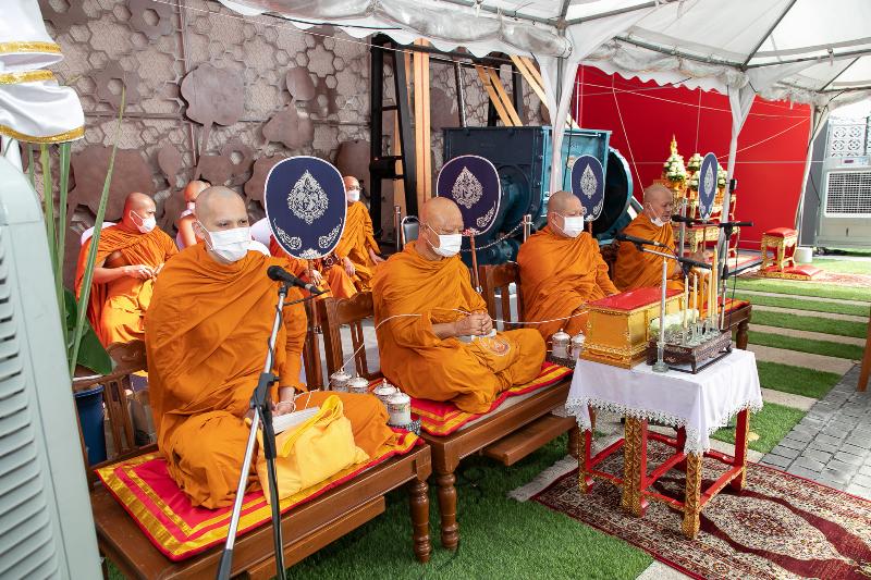 ภาพถ่าย ใช้ปุ่มลูกศร ซ้าย หรือ ขวา เลื่อนภาพถ่าย หรือปุ่มสามเหลี่ยมฉายภาพอัตโนมัติ  ถ้าต้องการบันทึกภาพ ใช้เมาส์คลิกขวาเลือกหัวข้อ  เป็นรูปภาพเป็น.. หรือ save as.. แสดงเต็มจอภาพ กุดปุ่ม F11 