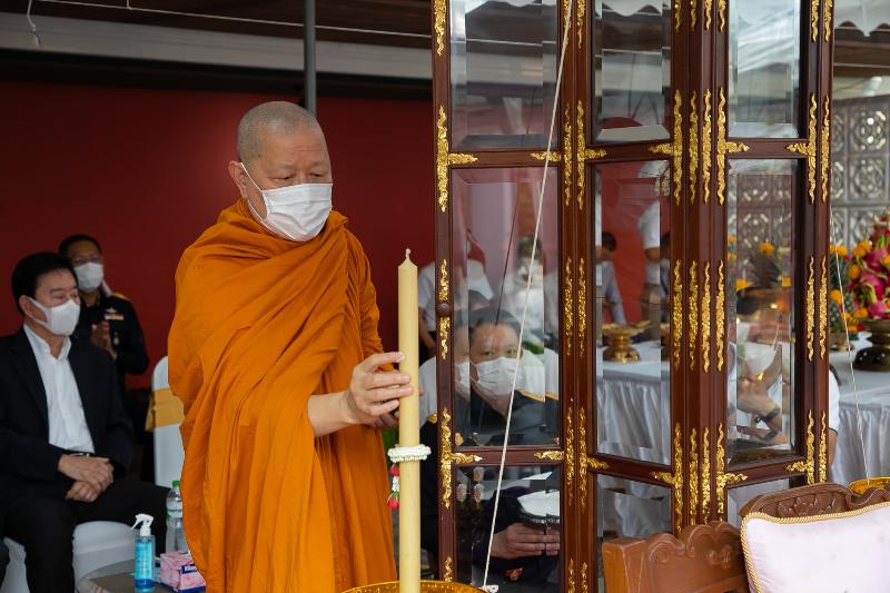 ภาพถ่าย ใช้ปุ่มลูกศร ซ้าย หรือ ขวา เลื่อนภาพถ่าย หรือปุ่มสามเหลี่ยมฉายภาพอัตโนมัติ  ถ้าต้องการบันทึกภาพ ใช้เมาส์คลิกขวาเลือกหัวข้อ  เป็นรูปภาพเป็น.. หรือ save as.. แสดงเต็มจอภาพ กุดปุ่ม F11 