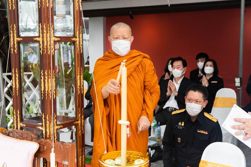 ภาพถ่าย ใช้ปุ่มลูกศร ซ้าย หรือ ขวา เลื่อนภาพถ่าย หรือปุ่มสามเหลี่ยมฉายภาพอัตโนมัติ  ถ้าต้องการบันทึกภาพ ใช้เมาส์คลิกขวาเลือกหัวข้อ  เป็นรูปภาพเป็น.. หรือ save as.. แสดงเต็มจอภาพ กุดปุ่ม F11 