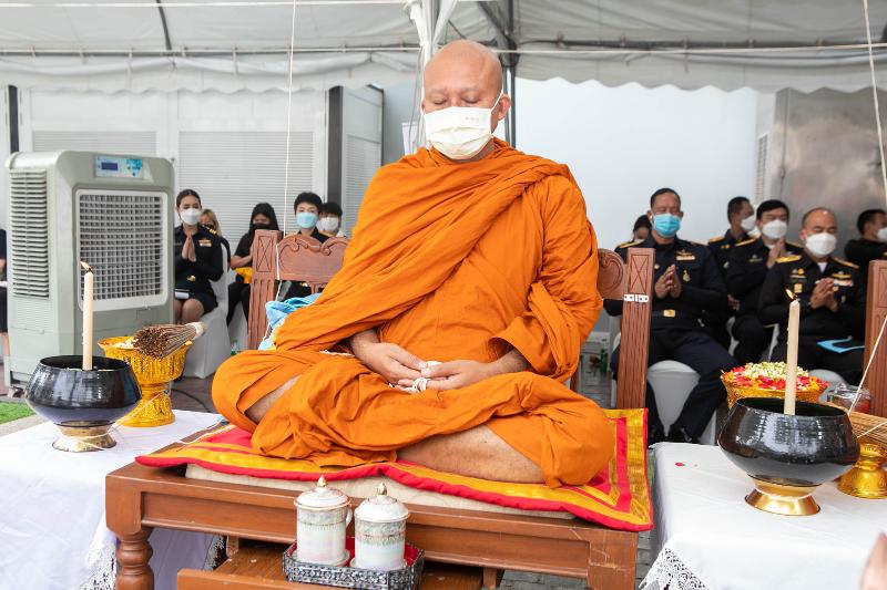 ภาพถ่าย ใช้ปุ่มลูกศร ซ้าย หรือ ขวา เลื่อนภาพถ่าย หรือปุ่มสามเหลี่ยมฉายภาพอัตโนมัติ  ถ้าต้องการบันทึกภาพ ใช้เมาส์คลิกขวาเลือกหัวข้อ  เป็นรูปภาพเป็น.. หรือ save as.. แสดงเต็มจอภาพ กุดปุ่ม F11 