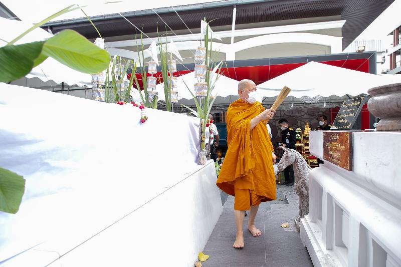 ภาพถ่าย ใช้ปุ่มลูกศร ซ้าย หรือ ขวา เลื่อนภาพถ่าย หรือปุ่มสามเหลี่ยมฉายภาพอัตโนมัติ  ถ้าต้องการบันทึกภาพ ใช้เมาส์คลิกขวาเลือกหัวข้อ  เป็นรูปภาพเป็น.. หรือ save as.. แสดงเต็มจอภาพ กุดปุ่ม F11 