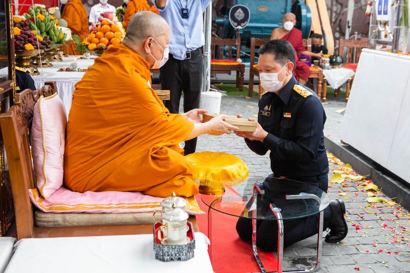 ภาพถ่าย ใช้ปุ่มลูกศร ซ้าย หรือ ขวา เลื่อนภาพถ่าย หรือปุ่มสามเหลี่ยมฉายภาพอัตโนมัติ  ถ้าต้องการบันทึกภาพ ใช้เมาส์คลิกขวาเลือกหัวข้อ  เป็นรูปภาพเป็น.. หรือ save as.. แสดงเต็มจอภาพ กุดปุ่ม F11 