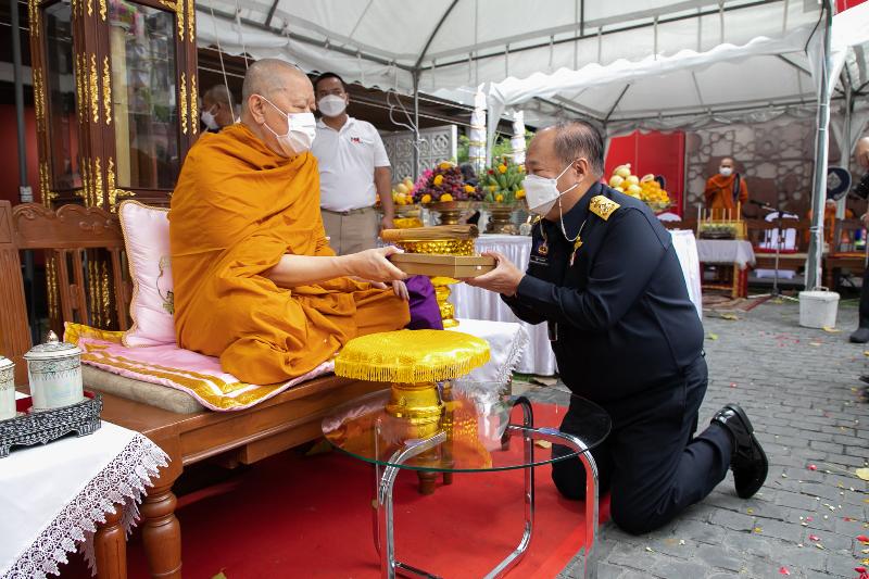 ภาพถ่าย ใช้ปุ่มลูกศร ซ้าย หรือ ขวา เลื่อนภาพถ่าย หรือปุ่มสามเหลี่ยมฉายภาพอัตโนมัติ  ถ้าต้องการบันทึกภาพ ใช้เมาส์คลิกขวาเลือกหัวข้อ  เป็นรูปภาพเป็น.. หรือ save as.. แสดงเต็มจอภาพ กุดปุ่ม F11 