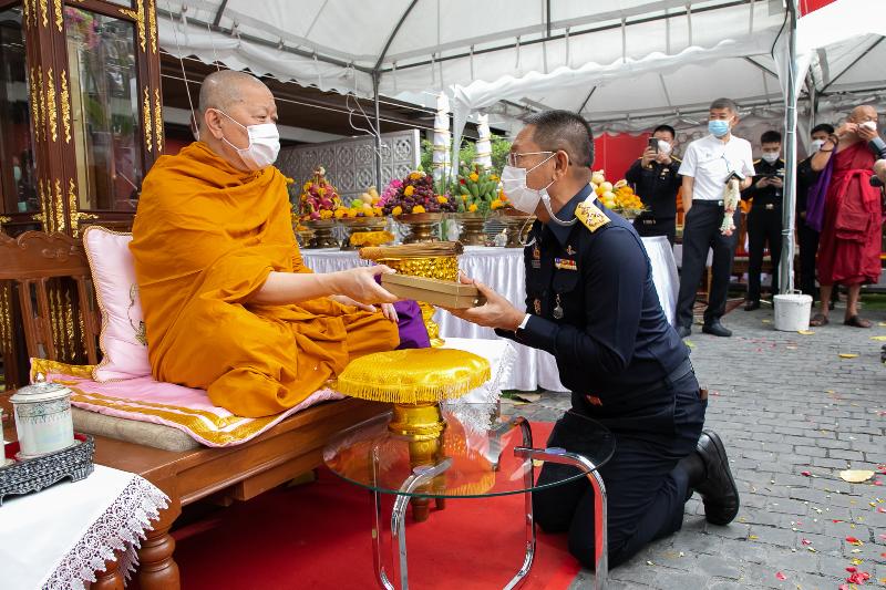 ภาพถ่าย ใช้ปุ่มลูกศร ซ้าย หรือ ขวา เลื่อนภาพถ่าย หรือปุ่มสามเหลี่ยมฉายภาพอัตโนมัติ  ถ้าต้องการบันทึกภาพ ใช้เมาส์คลิกขวาเลือกหัวข้อ  เป็นรูปภาพเป็น.. หรือ save as.. แสดงเต็มจอภาพ กุดปุ่ม F11 