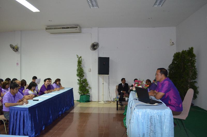 ภาพถ่าย ใช้ปุ่มลูกศร ซ้าย หรือ ขวา เลื่อนภาพถ่าย หรือปุ่มสามเหลี่ยมฉายภาพอัตโนมัติ  ถ้าต้องการบันทึกภาพ ใช้เมาส์คลิกขวาเลือกหัวข้อ  เป็นรูปภาพเป็น.. หรือ save as.. แสดงเต็มจอภาพ กุดปุ่ม F11 