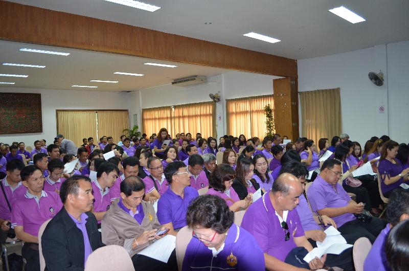 ภาพถ่าย ใช้ปุ่มลูกศร ซ้าย หรือ ขวา เลื่อนภาพถ่าย หรือปุ่มสามเหลี่ยมฉายภาพอัตโนมัติ  ถ้าต้องการบันทึกภาพ ใช้เมาส์คลิกขวาเลือกหัวข้อ  เป็นรูปภาพเป็น.. หรือ save as.. แสดงเต็มจอภาพ กุดปุ่ม F11 