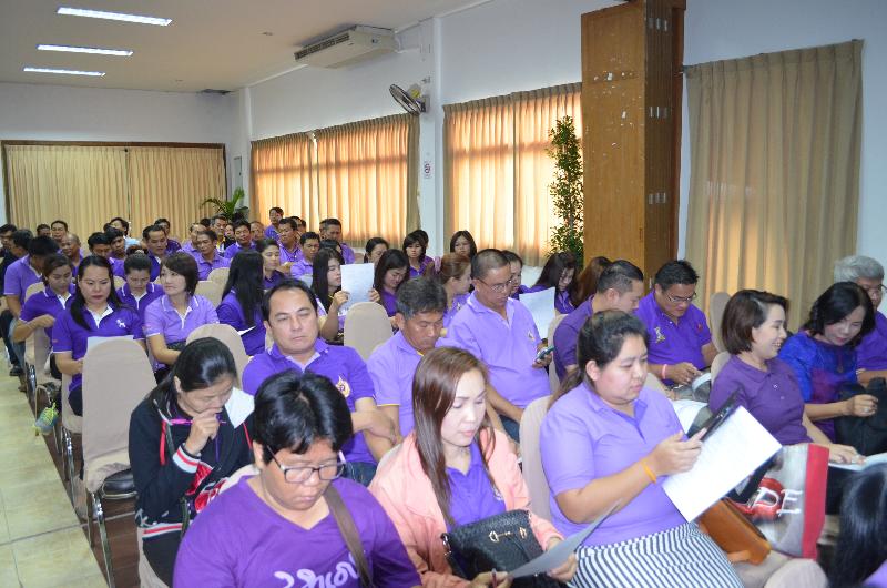 ภาพถ่าย ใช้ปุ่มลูกศร ซ้าย หรือ ขวา เลื่อนภาพถ่าย หรือปุ่มสามเหลี่ยมฉายภาพอัตโนมัติ  ถ้าต้องการบันทึกภาพ ใช้เมาส์คลิกขวาเลือกหัวข้อ  เป็นรูปภาพเป็น.. หรือ save as.. แสดงเต็มจอภาพ กุดปุ่ม F11 