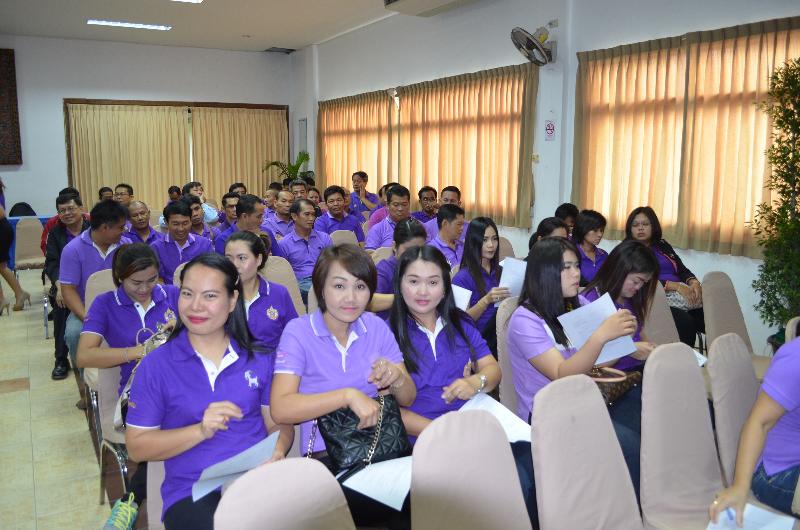 ภาพถ่าย ใช้ปุ่มลูกศร ซ้าย หรือ ขวา เลื่อนภาพถ่าย หรือปุ่มสามเหลี่ยมฉายภาพอัตโนมัติ  ถ้าต้องการบันทึกภาพ ใช้เมาส์คลิกขวาเลือกหัวข้อ  เป็นรูปภาพเป็น.. หรือ save as.. แสดงเต็มจอภาพ กุดปุ่ม F11 