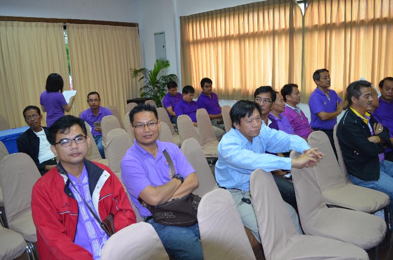 ภาพถ่าย ใช้ปุ่มลูกศร ซ้าย หรือ ขวา เลื่อนภาพถ่าย หรือปุ่มสามเหลี่ยมฉายภาพอัตโนมัติ  ถ้าต้องการบันทึกภาพ ใช้เมาส์คลิกขวาเลือกหัวข้อ  เป็นรูปภาพเป็น.. หรือ save as.. แสดงเต็มจอภาพ กุดปุ่ม F11 