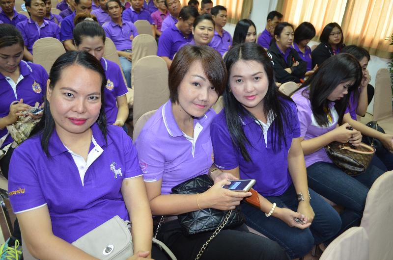 ภาพถ่าย ใช้ปุ่มลูกศร ซ้าย หรือ ขวา เลื่อนภาพถ่าย หรือปุ่มสามเหลี่ยมฉายภาพอัตโนมัติ  ถ้าต้องการบันทึกภาพ ใช้เมาส์คลิกขวาเลือกหัวข้อ  เป็นรูปภาพเป็น.. หรือ save as.. แสดงเต็มจอภาพ กุดปุ่ม F11 