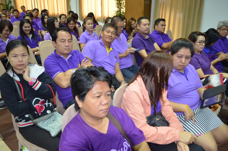 ภาพถ่าย ใช้ปุ่มลูกศร ซ้าย หรือ ขวา เลื่อนภาพถ่าย หรือปุ่มสามเหลี่ยมฉายภาพอัตโนมัติ  ถ้าต้องการบันทึกภาพ ใช้เมาส์คลิกขวาเลือกหัวข้อ  เป็นรูปภาพเป็น.. หรือ save as.. แสดงเต็มจอภาพ กุดปุ่ม F11 