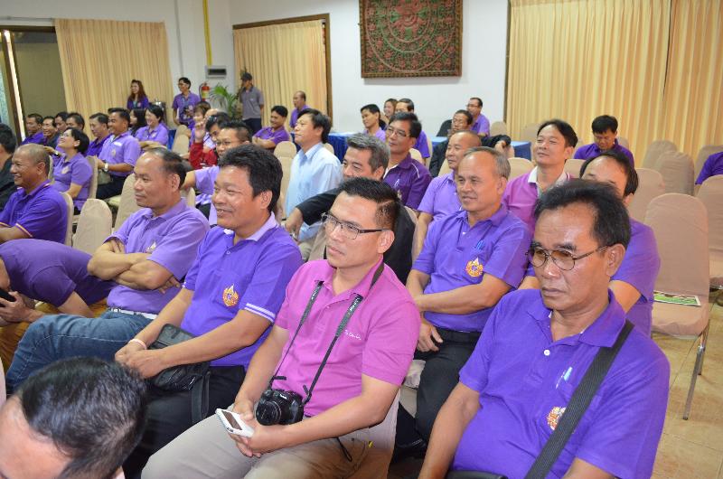 ภาพถ่าย ใช้ปุ่มลูกศร ซ้าย หรือ ขวา เลื่อนภาพถ่าย หรือปุ่มสามเหลี่ยมฉายภาพอัตโนมัติ  ถ้าต้องการบันทึกภาพ ใช้เมาส์คลิกขวาเลือกหัวข้อ  เป็นรูปภาพเป็น.. หรือ save as.. แสดงเต็มจอภาพ กุดปุ่ม F11 