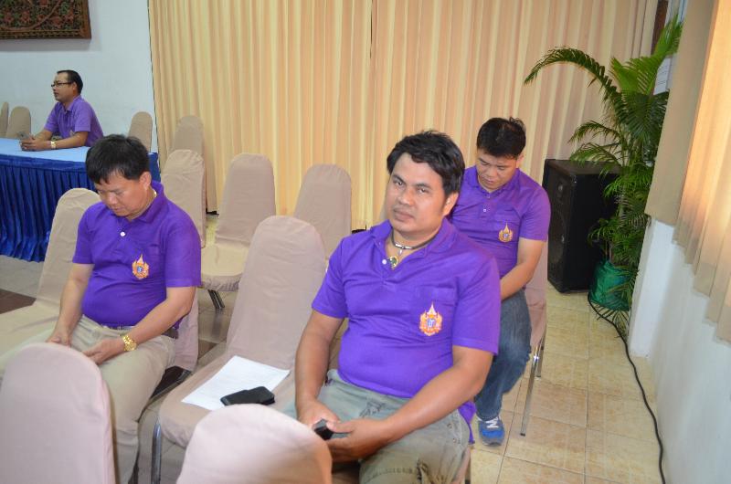 ภาพถ่าย ใช้ปุ่มลูกศร ซ้าย หรือ ขวา เลื่อนภาพถ่าย หรือปุ่มสามเหลี่ยมฉายภาพอัตโนมัติ  ถ้าต้องการบันทึกภาพ ใช้เมาส์คลิกขวาเลือกหัวข้อ  เป็นรูปภาพเป็น.. หรือ save as.. แสดงเต็มจอภาพ กุดปุ่ม F11 