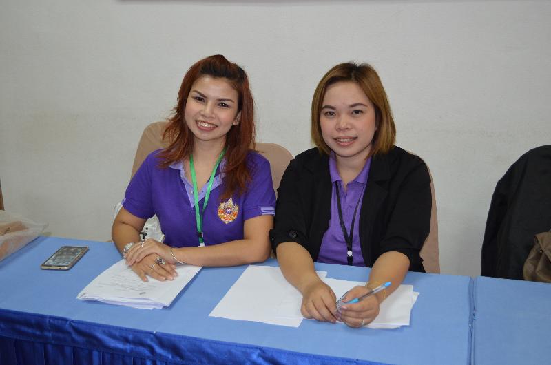 ภาพถ่าย ใช้ปุ่มลูกศร ซ้าย หรือ ขวา เลื่อนภาพถ่าย หรือปุ่มสามเหลี่ยมฉายภาพอัตโนมัติ  ถ้าต้องการบันทึกภาพ ใช้เมาส์คลิกขวาเลือกหัวข้อ  เป็นรูปภาพเป็น.. หรือ save as.. แสดงเต็มจอภาพ กุดปุ่ม F11 