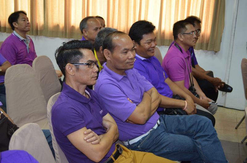 ภาพถ่าย ใช้ปุ่มลูกศร ซ้าย หรือ ขวา เลื่อนภาพถ่าย หรือปุ่มสามเหลี่ยมฉายภาพอัตโนมัติ  ถ้าต้องการบันทึกภาพ ใช้เมาส์คลิกขวาเลือกหัวข้อ  เป็นรูปภาพเป็น.. หรือ save as.. แสดงเต็มจอภาพ กุดปุ่ม F11 