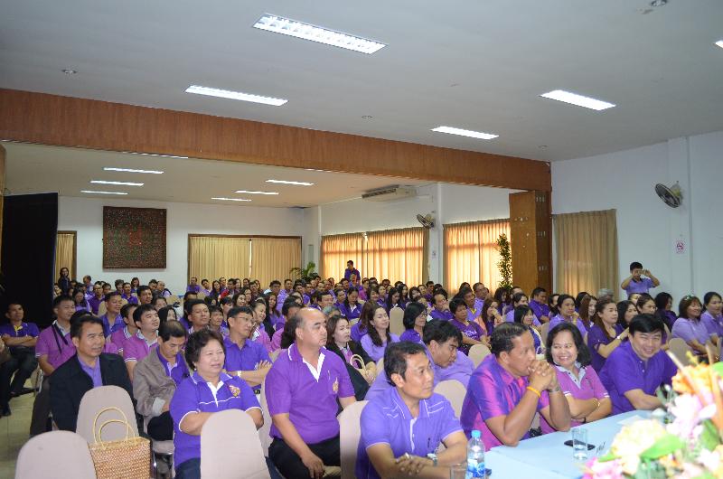 ภาพถ่าย ใช้ปุ่มลูกศร ซ้าย หรือ ขวา เลื่อนภาพถ่าย หรือปุ่มสามเหลี่ยมฉายภาพอัตโนมัติ  ถ้าต้องการบันทึกภาพ ใช้เมาส์คลิกขวาเลือกหัวข้อ  เป็นรูปภาพเป็น.. หรือ save as.. แสดงเต็มจอภาพ กุดปุ่ม F11 