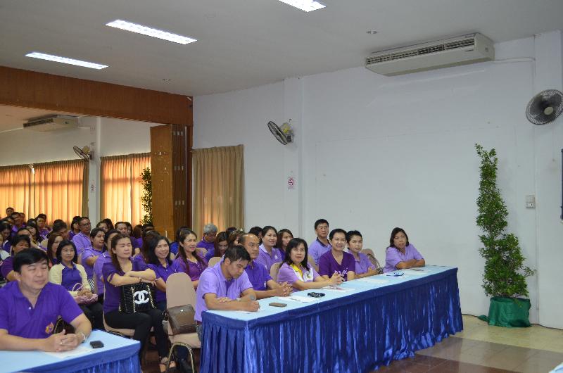 ภาพถ่าย ใช้ปุ่มลูกศร ซ้าย หรือ ขวา เลื่อนภาพถ่าย หรือปุ่มสามเหลี่ยมฉายภาพอัตโนมัติ  ถ้าต้องการบันทึกภาพ ใช้เมาส์คลิกขวาเลือกหัวข้อ  เป็นรูปภาพเป็น.. หรือ save as.. แสดงเต็มจอภาพ กุดปุ่ม F11 