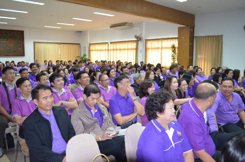 ภาพถ่าย ใช้ปุ่มลูกศร ซ้าย หรือ ขวา เลื่อนภาพถ่าย หรือปุ่มสามเหลี่ยมฉายภาพอัตโนมัติ  ถ้าต้องการบันทึกภาพ ใช้เมาส์คลิกขวาเลือกหัวข้อ  เป็นรูปภาพเป็น.. หรือ save as.. แสดงเต็มจอภาพ กุดปุ่ม F11 