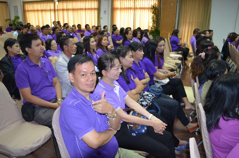 ภาพถ่าย ใช้ปุ่มลูกศร ซ้าย หรือ ขวา เลื่อนภาพถ่าย หรือปุ่มสามเหลี่ยมฉายภาพอัตโนมัติ  ถ้าต้องการบันทึกภาพ ใช้เมาส์คลิกขวาเลือกหัวข้อ  เป็นรูปภาพเป็น.. หรือ save as.. แสดงเต็มจอภาพ กุดปุ่ม F11 