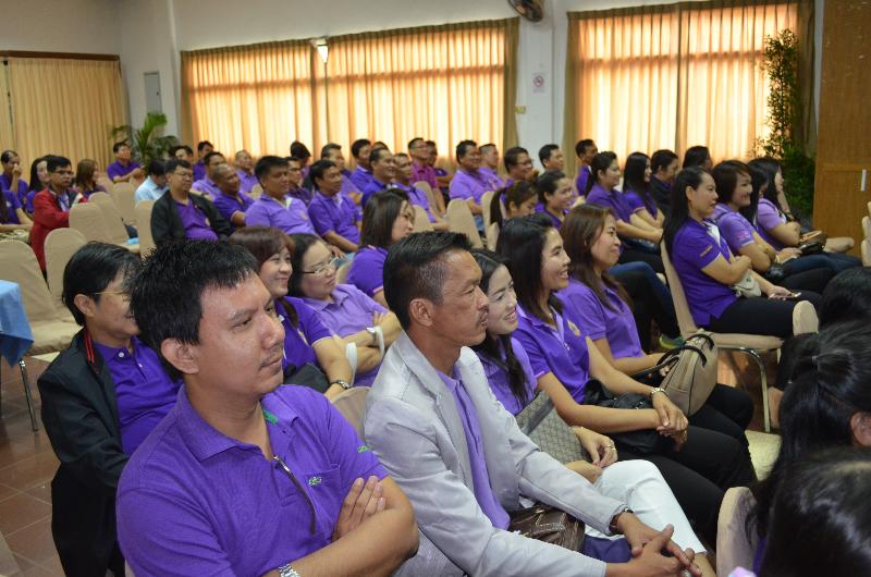 ภาพถ่าย ใช้ปุ่มลูกศร ซ้าย หรือ ขวา เลื่อนภาพถ่าย หรือปุ่มสามเหลี่ยมฉายภาพอัตโนมัติ  ถ้าต้องการบันทึกภาพ ใช้เมาส์คลิกขวาเลือกหัวข้อ  เป็นรูปภาพเป็น.. หรือ save as.. แสดงเต็มจอภาพ กุดปุ่ม F11 