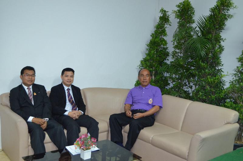 ภาพถ่าย ใช้ปุ่มลูกศร ซ้าย หรือ ขวา เลื่อนภาพถ่าย หรือปุ่มสามเหลี่ยมฉายภาพอัตโนมัติ  ถ้าต้องการบันทึกภาพ ใช้เมาส์คลิกขวาเลือกหัวข้อ  เป็นรูปภาพเป็น.. หรือ save as.. แสดงเต็มจอภาพ กุดปุ่ม F11 