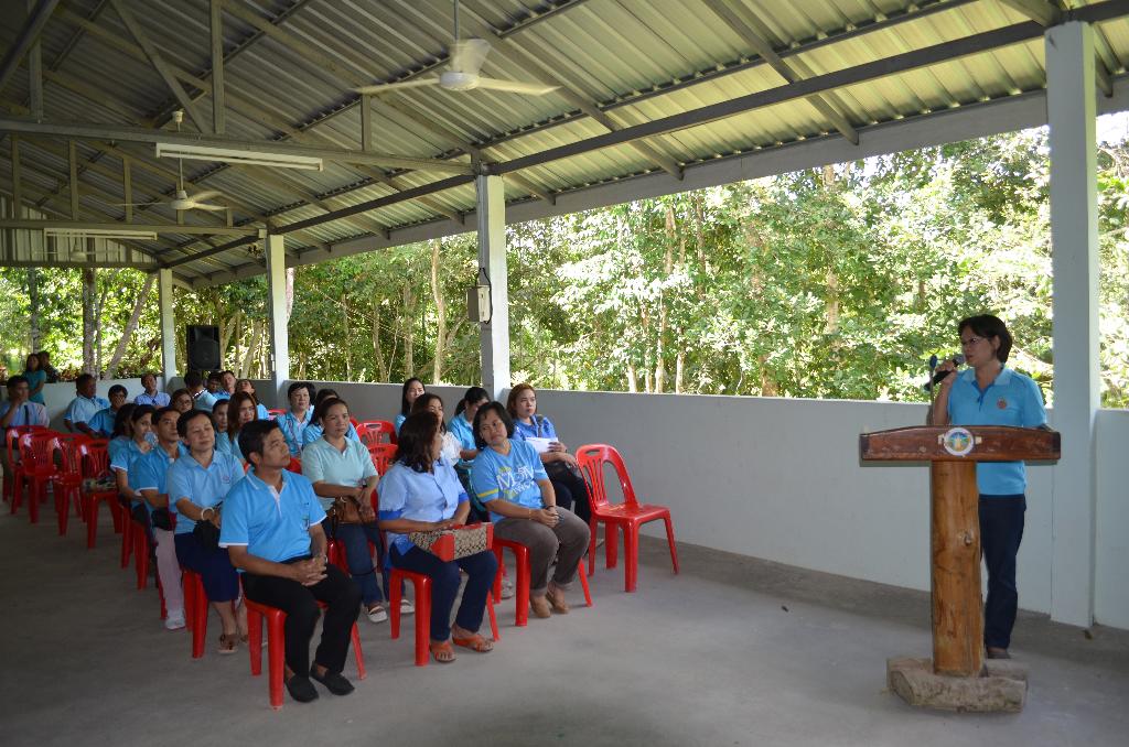 ภาพถ่าย ใช้ปุ่มลูกศร ซ้าย หรือ ขวา เลื่อนภาพถ่าย หรือปุ่มสามเหลี่ยมฉายภาพอัตโนมัติ  ถ้าต้องการบันทึกภาพ ใช้เมาส์คลิกขวาเลือกหัวข้อ  เป็นรูปภาพเป็น.. หรือ save as.. แสดงเต็มจอภาพ กุดปุ่ม F11 