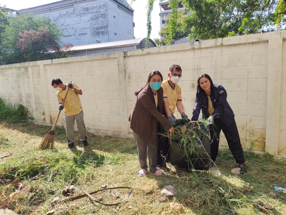 ภาพถ่าย ใช้ปุ่มลูกศร ซ้าย หรือ ขวา เลื่อนภาพถ่าย หรือปุ่มสามเหลี่ยมฉายภาพอัตโนมัติ  ถ้าต้องการบันทึกภาพ ใช้เมาส์คลิกขวาเลือกหัวข้อ  เป็นรูปภาพเป็น.. หรือ save as.. แสดงเต็มจอภาพ กุดปุ่ม F11 