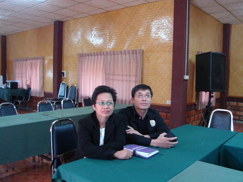 ภาพถ่าย ใช้ปุ่มลูกศร ซ้าย หรือ ขวา เลื่อนภาพถ่าย หรือปุ่มสามเหลี่ยมฉายภาพอัตโนมัติ  ถ้าต้องการบันทึกภาพ ใช้เมาส์คลิกขวาเลือกหัวข้อ  เป็นรูปภาพเป็น.. หรือ save as.. แสดงเต็มจอภาพ กุดปุ่ม F11 