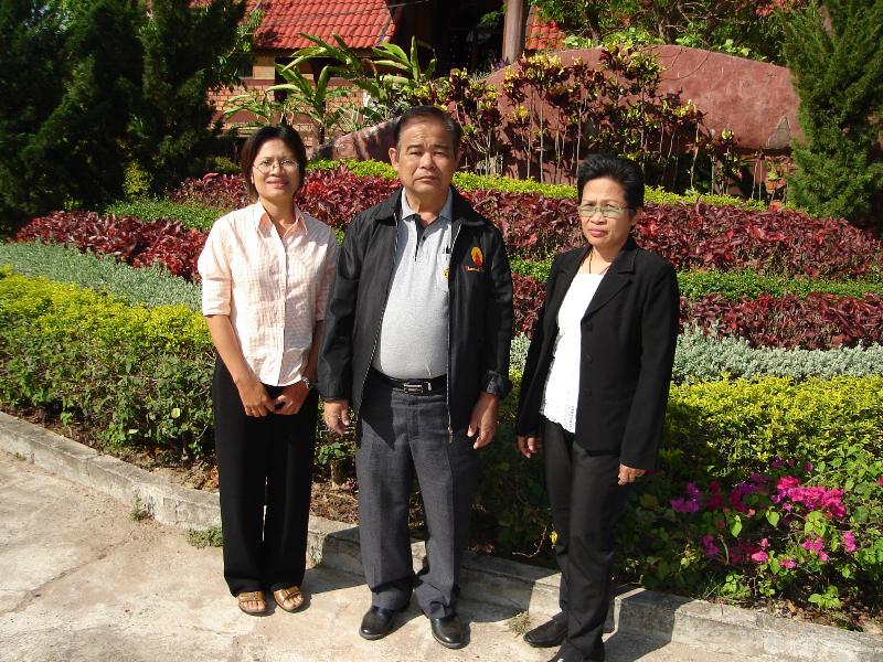 ภาพถ่าย ใช้ปุ่มลูกศร ซ้าย หรือ ขวา เลื่อนภาพถ่าย หรือปุ่มสามเหลี่ยมฉายภาพอัตโนมัติ  ถ้าต้องการบันทึกภาพ ใช้เมาส์คลิกขวาเลือกหัวข้อ  เป็นรูปภาพเป็น.. หรือ save as.. แสดงเต็มจอภาพ กุดปุ่ม F11 