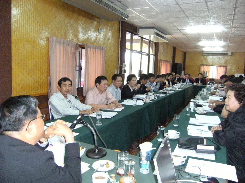 ภาพถ่าย ใช้ปุ่มลูกศร ซ้าย หรือ ขวา เลื่อนภาพถ่าย หรือปุ่มสามเหลี่ยมฉายภาพอัตโนมัติ  ถ้าต้องการบันทึกภาพ ใช้เมาส์คลิกขวาเลือกหัวข้อ  เป็นรูปภาพเป็น.. หรือ save as.. แสดงเต็มจอภาพ กุดปุ่ม F11 