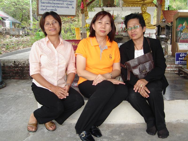 ภาพถ่าย ใช้ปุ่มลูกศร ซ้าย หรือ ขวา เลื่อนภาพถ่าย หรือปุ่มสามเหลี่ยมฉายภาพอัตโนมัติ  ถ้าต้องการบันทึกภาพ ใช้เมาส์คลิกขวาเลือกหัวข้อ  เป็นรูปภาพเป็น.. หรือ save as.. แสดงเต็มจอภาพ กุดปุ่ม F11 