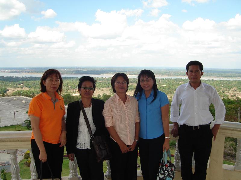 ภาพถ่าย ใช้ปุ่มลูกศร ซ้าย หรือ ขวา เลื่อนภาพถ่าย หรือปุ่มสามเหลี่ยมฉายภาพอัตโนมัติ  ถ้าต้องการบันทึกภาพ ใช้เมาส์คลิกขวาเลือกหัวข้อ  เป็นรูปภาพเป็น.. หรือ save as.. แสดงเต็มจอภาพ กุดปุ่ม F11 