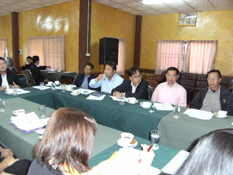 ภาพถ่าย ใช้ปุ่มลูกศร ซ้าย หรือ ขวา เลื่อนภาพถ่าย หรือปุ่มสามเหลี่ยมฉายภาพอัตโนมัติ  ถ้าต้องการบันทึกภาพ ใช้เมาส์คลิกขวาเลือกหัวข้อ  เป็นรูปภาพเป็น.. หรือ save as.. แสดงเต็มจอภาพ กุดปุ่ม F11 