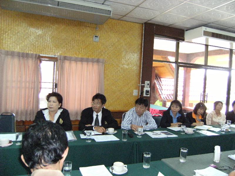 ภาพถ่าย ใช้ปุ่มลูกศร ซ้าย หรือ ขวา เลื่อนภาพถ่าย หรือปุ่มสามเหลี่ยมฉายภาพอัตโนมัติ  ถ้าต้องการบันทึกภาพ ใช้เมาส์คลิกขวาเลือกหัวข้อ  เป็นรูปภาพเป็น.. หรือ save as.. แสดงเต็มจอภาพ กุดปุ่ม F11 