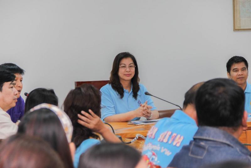 ภาพถ่าย ใช้ปุ่มลูกศร ซ้าย หรือ ขวา เลื่อนภาพถ่าย หรือปุ่มสามเหลี่ยมฉายภาพอัตโนมัติ  ถ้าต้องการบันทึกภาพ ใช้เมาส์คลิกขวาเลือกหัวข้อ  เป็นรูปภาพเป็น.. หรือ save as.. แสดงเต็มจอภาพ กุดปุ่ม F11 