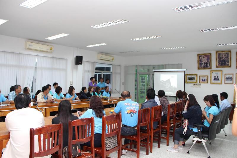 ภาพถ่าย ใช้ปุ่มลูกศร ซ้าย หรือ ขวา เลื่อนภาพถ่าย หรือปุ่มสามเหลี่ยมฉายภาพอัตโนมัติ  ถ้าต้องการบันทึกภาพ ใช้เมาส์คลิกขวาเลือกหัวข้อ  เป็นรูปภาพเป็น.. หรือ save as.. แสดงเต็มจอภาพ กุดปุ่ม F11 