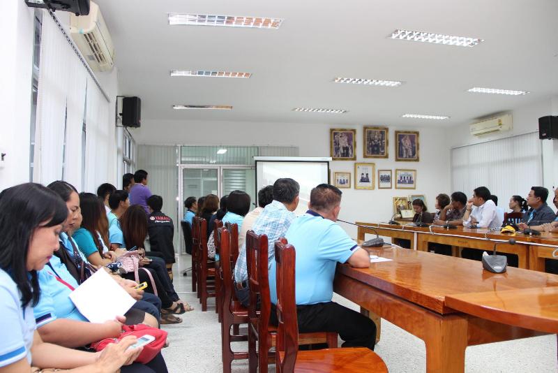 ภาพถ่าย ใช้ปุ่มลูกศร ซ้าย หรือ ขวา เลื่อนภาพถ่าย หรือปุ่มสามเหลี่ยมฉายภาพอัตโนมัติ  ถ้าต้องการบันทึกภาพ ใช้เมาส์คลิกขวาเลือกหัวข้อ  เป็นรูปภาพเป็น.. หรือ save as.. แสดงเต็มจอภาพ กุดปุ่ม F11 