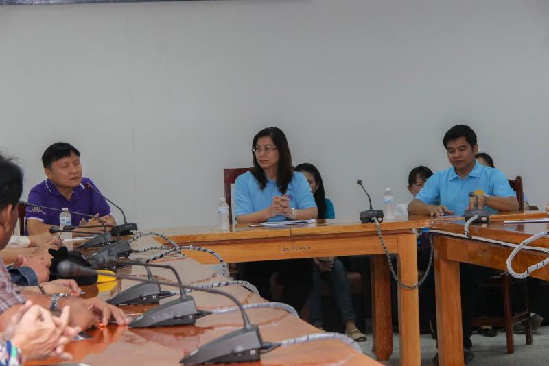 ภาพถ่าย ใช้ปุ่มลูกศร ซ้าย หรือ ขวา เลื่อนภาพถ่าย หรือปุ่มสามเหลี่ยมฉายภาพอัตโนมัติ  ถ้าต้องการบันทึกภาพ ใช้เมาส์คลิกขวาเลือกหัวข้อ  เป็นรูปภาพเป็น.. หรือ save as.. แสดงเต็มจอภาพ กุดปุ่ม F11 