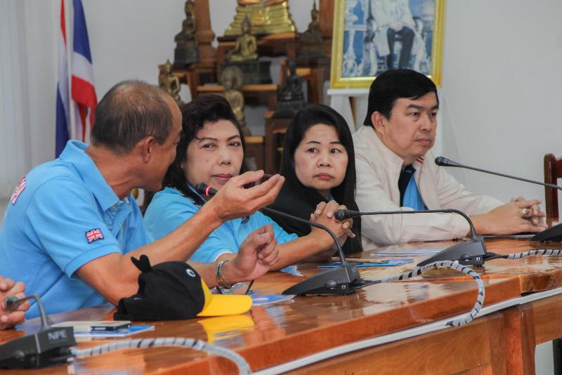 ภาพถ่าย ใช้ปุ่มลูกศร ซ้าย หรือ ขวา เลื่อนภาพถ่าย หรือปุ่มสามเหลี่ยมฉายภาพอัตโนมัติ  ถ้าต้องการบันทึกภาพ ใช้เมาส์คลิกขวาเลือกหัวข้อ  เป็นรูปภาพเป็น.. หรือ save as.. แสดงเต็มจอภาพ กุดปุ่ม F11 