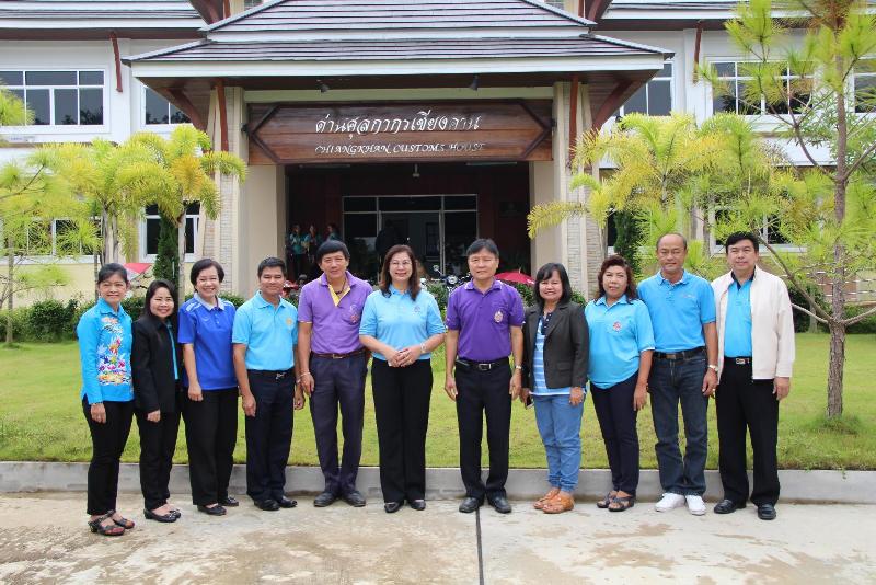 ภาพถ่าย ใช้ปุ่มลูกศร ซ้าย หรือ ขวา เลื่อนภาพถ่าย หรือปุ่มสามเหลี่ยมฉายภาพอัตโนมัติ  ถ้าต้องการบันทึกภาพ ใช้เมาส์คลิกขวาเลือกหัวข้อ  เป็นรูปภาพเป็น.. หรือ save as.. แสดงเต็มจอภาพ กุดปุ่ม F11 