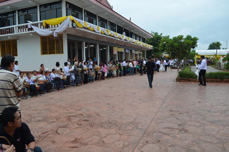 ภาพถ่าย ใช้ปุ่มลูกศร ซ้าย หรือ ขวา เลื่อนภาพถ่าย หรือปุ่มสามเหลี่ยมฉายภาพอัตโนมัติ  ถ้าต้องการบันทึกภาพ ใช้เมาส์คลิกขวาเลือกหัวข้อ  เป็นรูปภาพเป็น.. หรือ save as.. แสดงเต็มจอภาพ กุดปุ่ม F11 