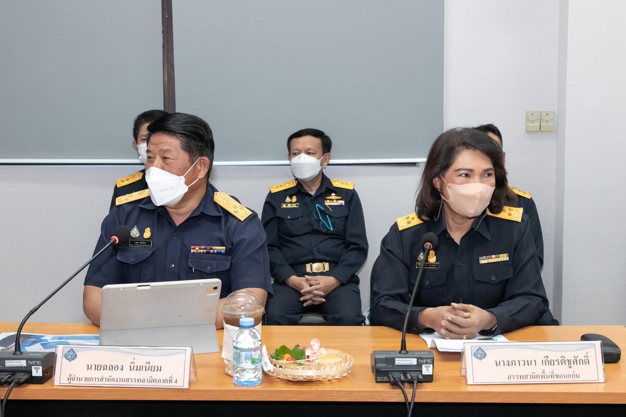 ภาพถ่าย ใช้ปุ่มลูกศร ซ้าย หรือ ขวา เลื่อนภาพถ่าย หรือปุ่มสามเหลี่ยมฉายภาพอัตโนมัติ  ถ้าต้องการบันทึกภาพ ใช้เมาส์คลิกขวาเลือกหัวข้อ  เป็นรูปภาพเป็น.. หรือ save as.. แสดงเต็มจอภาพ กุดปุ่ม F11 