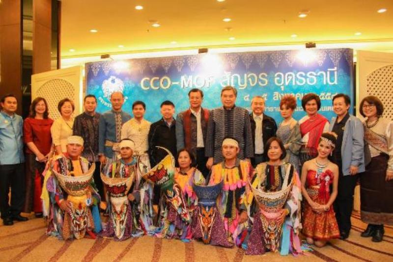 ภาพถ่าย ใช้ปุ่มลูกศร ซ้าย หรือ ขวา เลื่อนภาพถ่าย หรือปุ่มสามเหลี่ยมฉายภาพอัตโนมัติ  ถ้าต้องการบันทึกภาพ ใช้เมาส์คลิกขวาเลือกหัวข้อ  เป็นรูปภาพเป็น.. หรือ save as.. แสดงเต็มจอภาพ กุดปุ่ม F11 