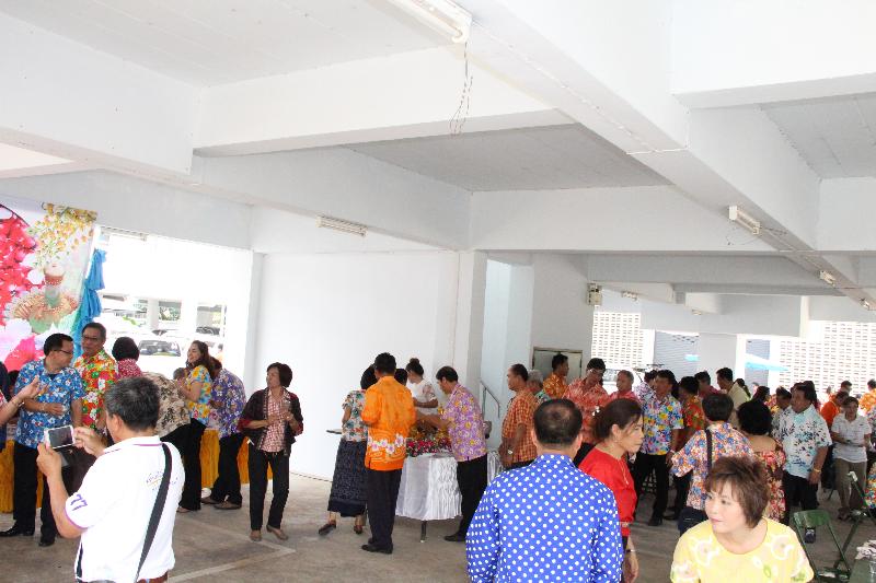 ภาพถ่าย ใช้ปุ่มลูกศร ซ้าย หรือ ขวา เลื่อนภาพถ่าย หรือปุ่มสามเหลี่ยมฉายภาพอัตโนมัติ  ถ้าต้องการบันทึกภาพ ใช้เมาส์คลิกขวาเลือกหัวข้อ  เป็นรูปภาพเป็น.. หรือ save as.. แสดงเต็มจอภาพ กุดปุ่ม F11 